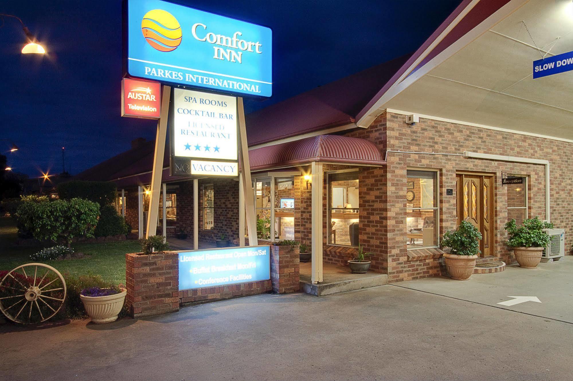 Parkes International Motel Exterior photo